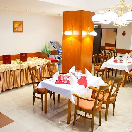 Samaa Hotel Бухарест Екстер'єр фото